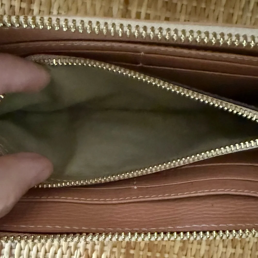 CHLOE Pink Leather Pink&Gold Ribbon Bow Zip Around Clutch Wallet w/Dust Bag &Box - Picture 10 of 14
